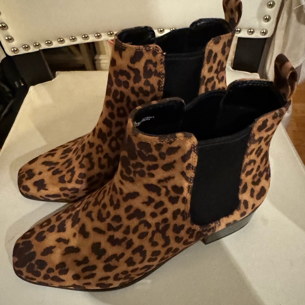 BRAND NEW Leopard Print Ankle Boots (A New Day)